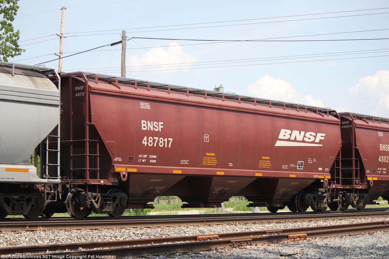 BNSF 487817