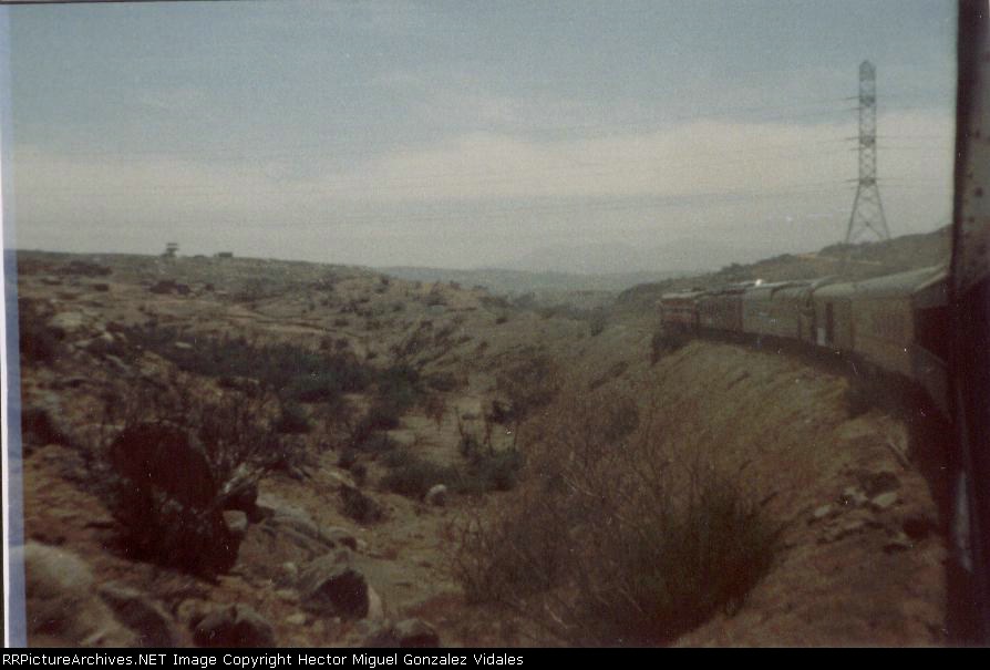 Entre Herraduras Valle Redondo between horseshoes and bowknots