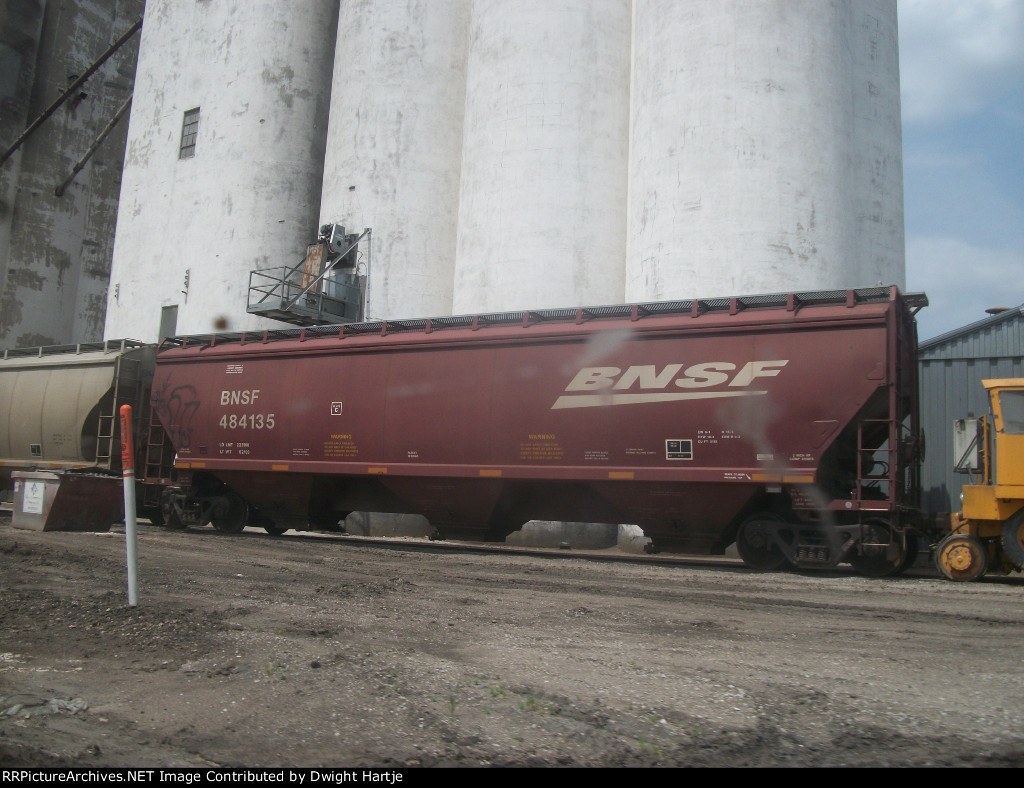 BNSF 484135