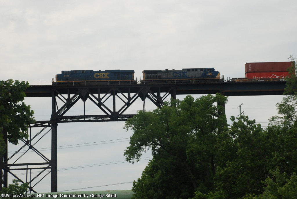 CSX 5448, and 305