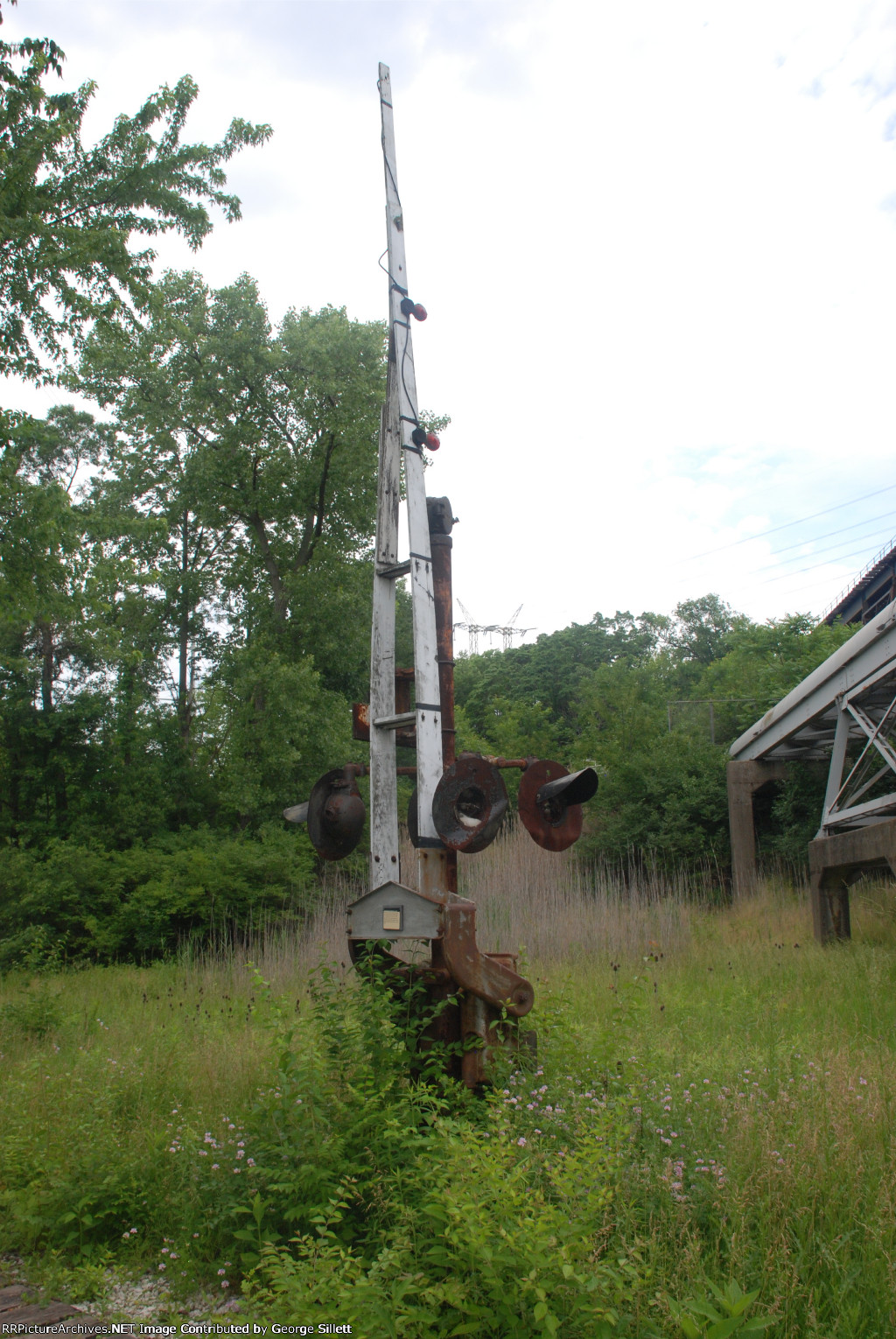The old crossing still sits in a sad state of affairs...