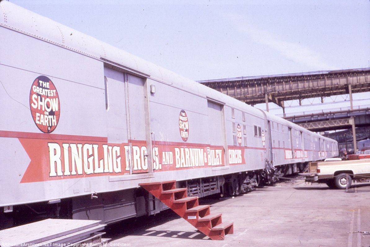 RBX unk - Baggage Car - Ringling Brothers, Barnum & Bailey Circus Train (Red Unit)