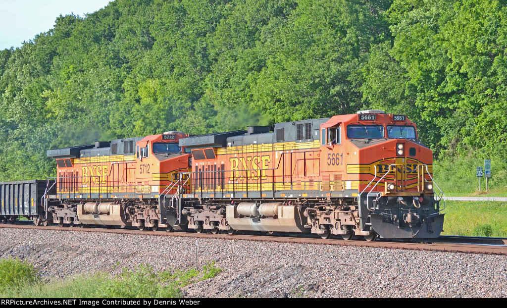 BNSF  5661,  BNSF's   Aurora    Sub.