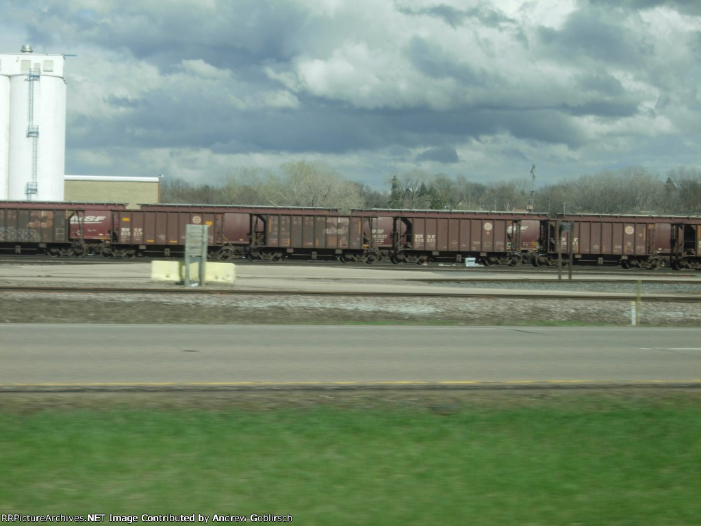 BNSF 600331 & 600227