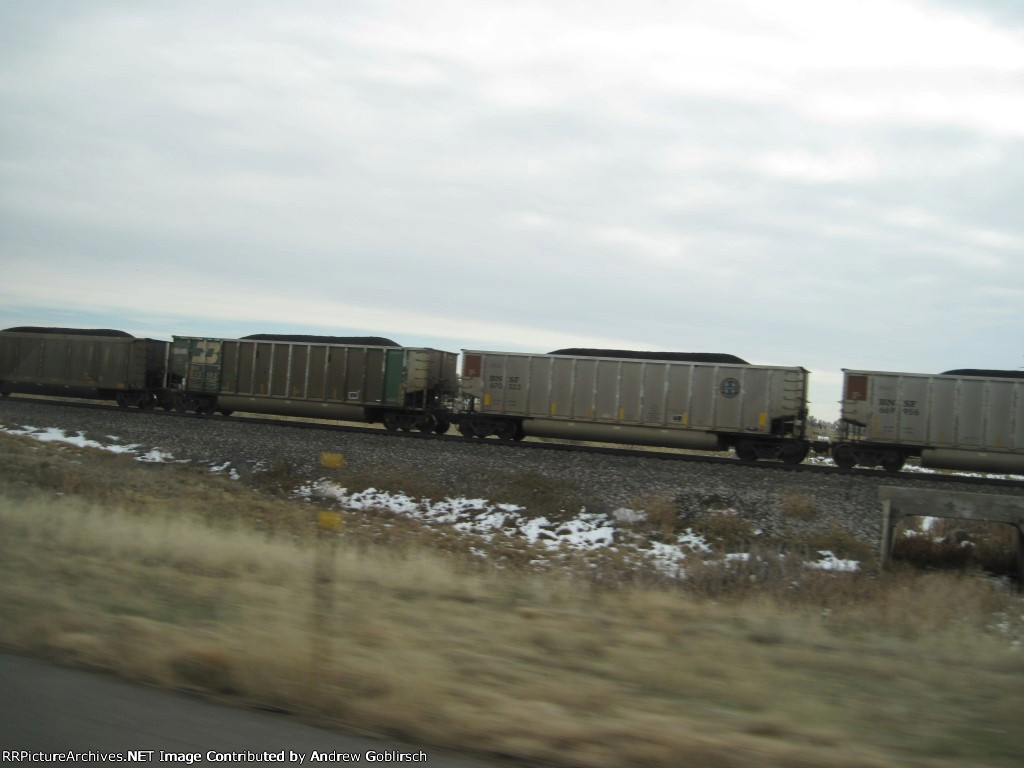BN 533582, BNSF 670323 + 669956