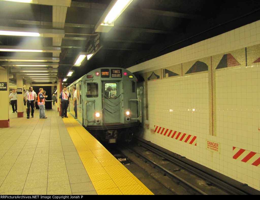 The Subway is departing at grand central
