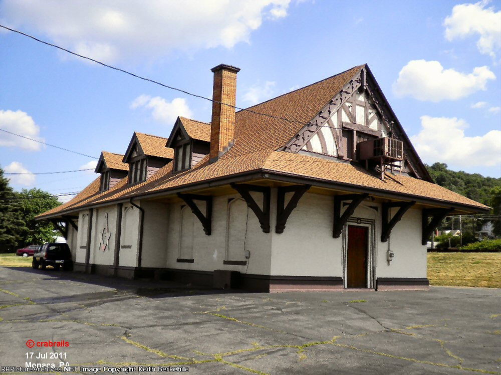 Depot - Passenger - Pittsburg & Lake Erie RR