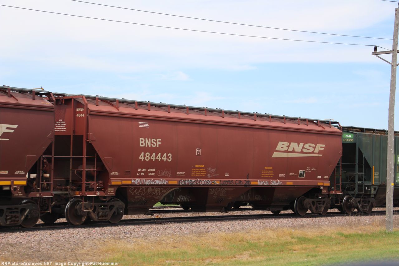 BNSF 484443