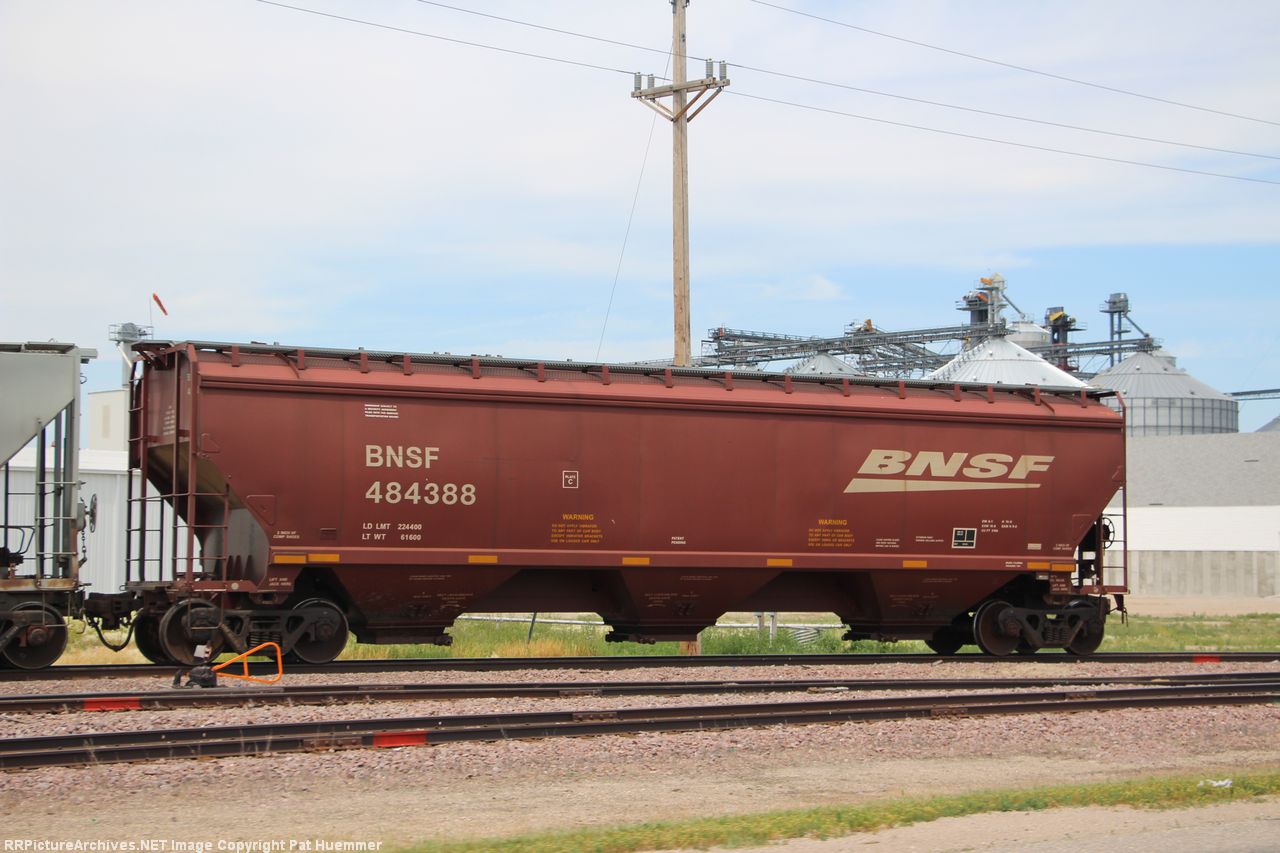 BNSF 484338