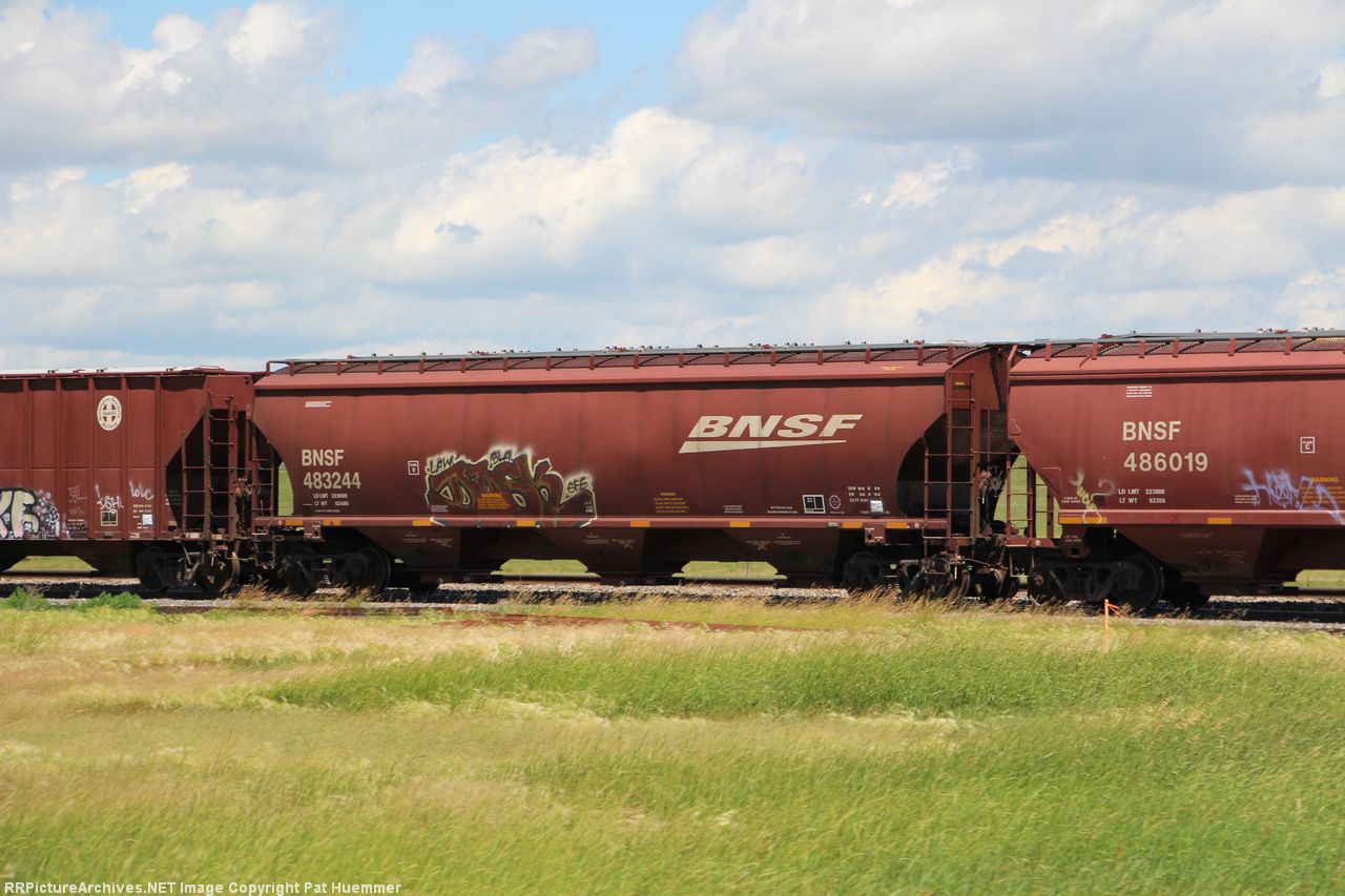 BNSF 483244