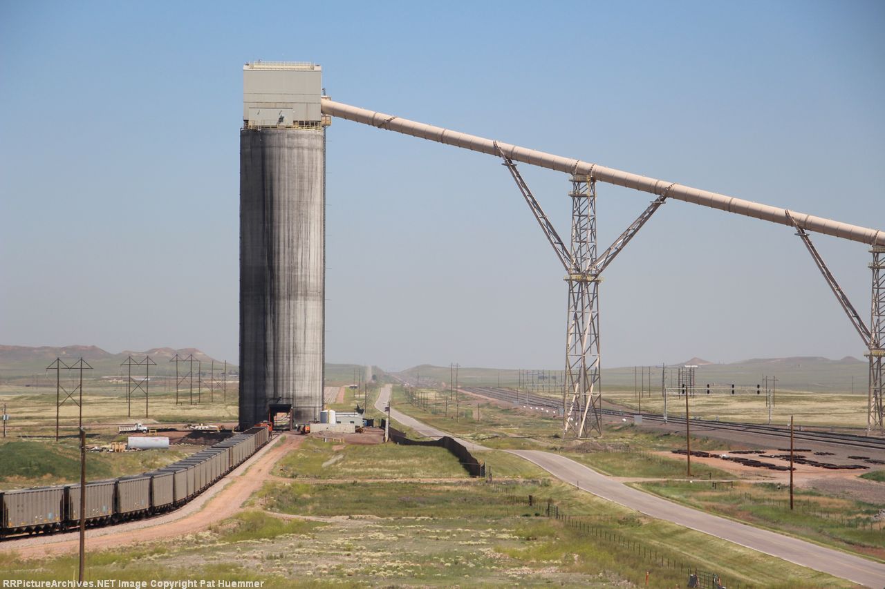 Black Thunder Mine loadout next to Hilight Road