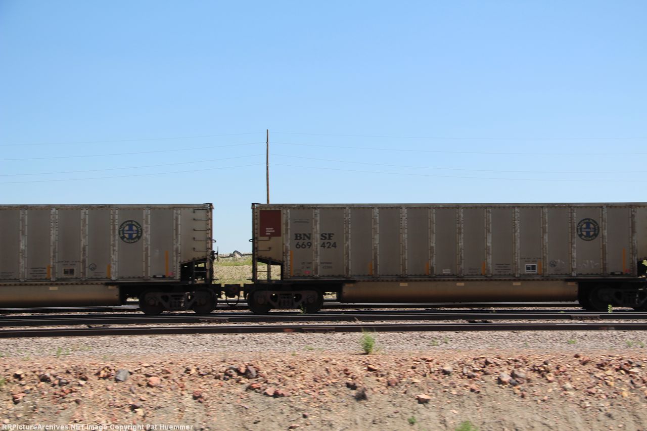 BNSF 669424