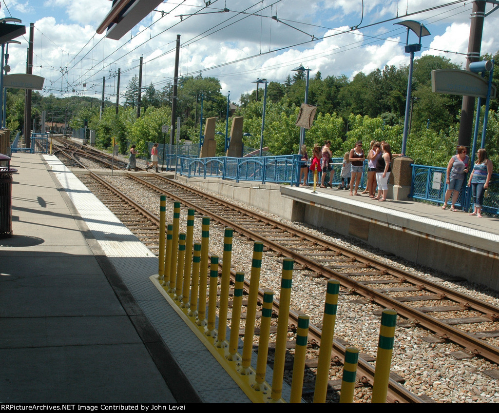 T Library Station-looking north