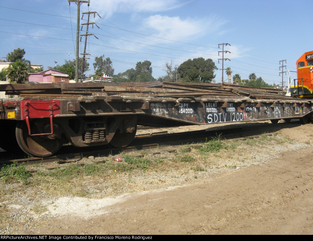 SDIV 1200 Flat Car in Tijuanan Station