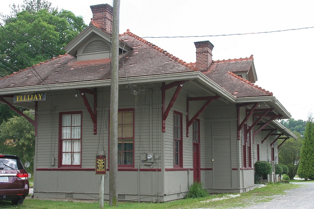 L&N depot