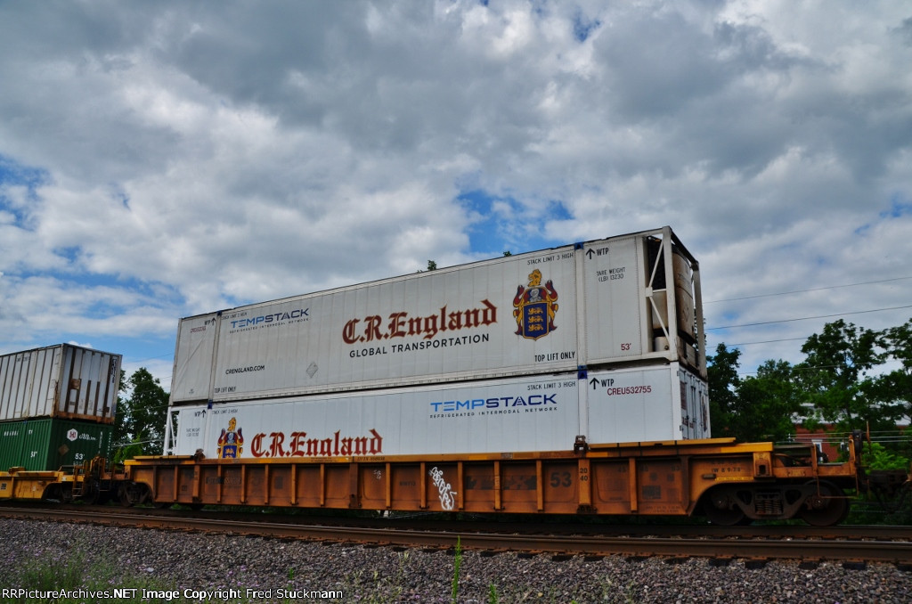 DTTX 658038 & the containers are all new here.