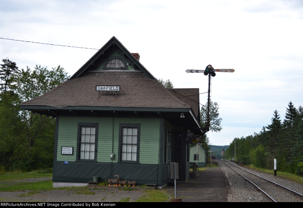 Oakfield Station