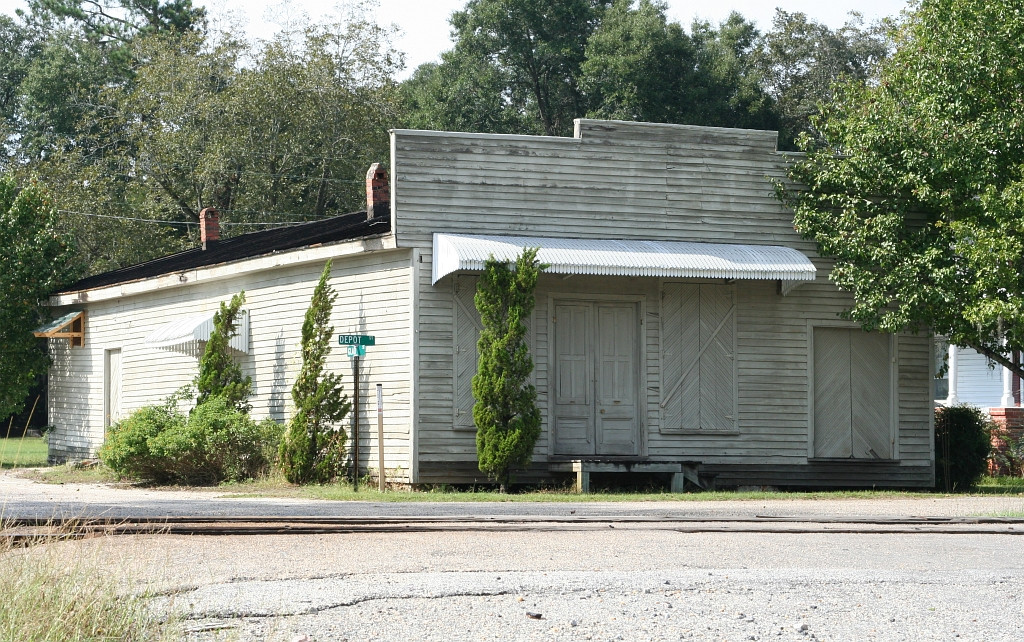 Old store by the main line