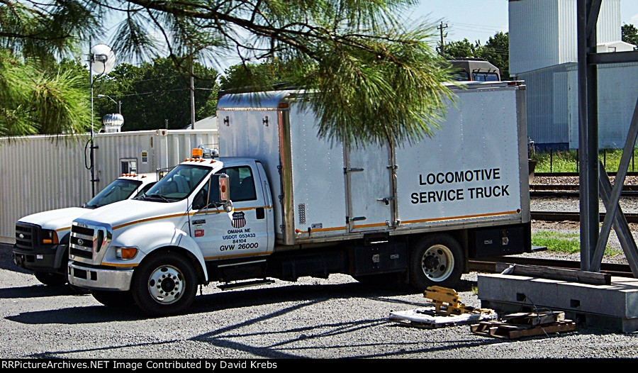 UP locomotive service truck