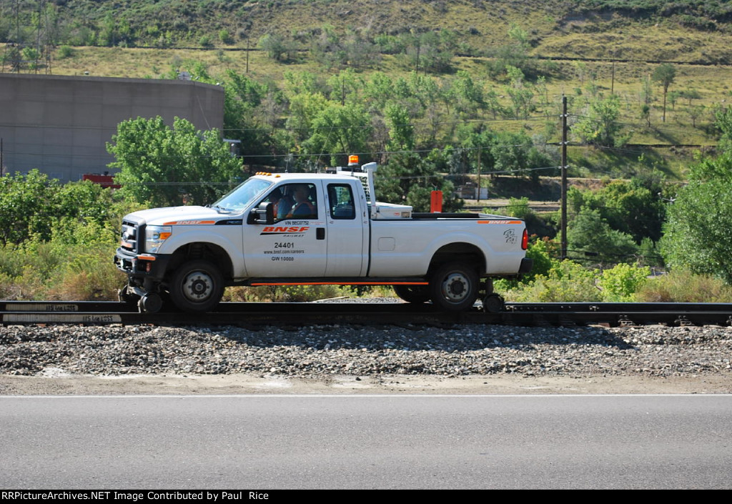 BNSF 24401 Track Maintenance