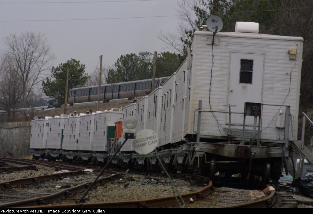 ns-t-s-gang-camp-train-sits-at-armour-while-a-northbound-marta-train