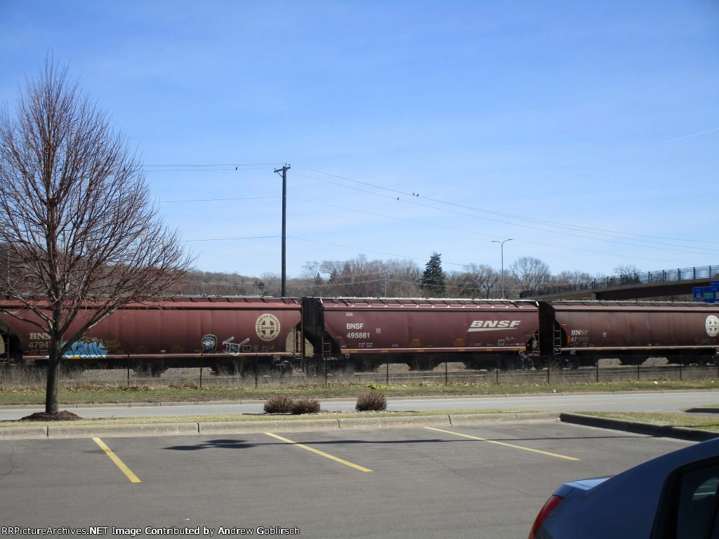 BNSF 495861 & 472609