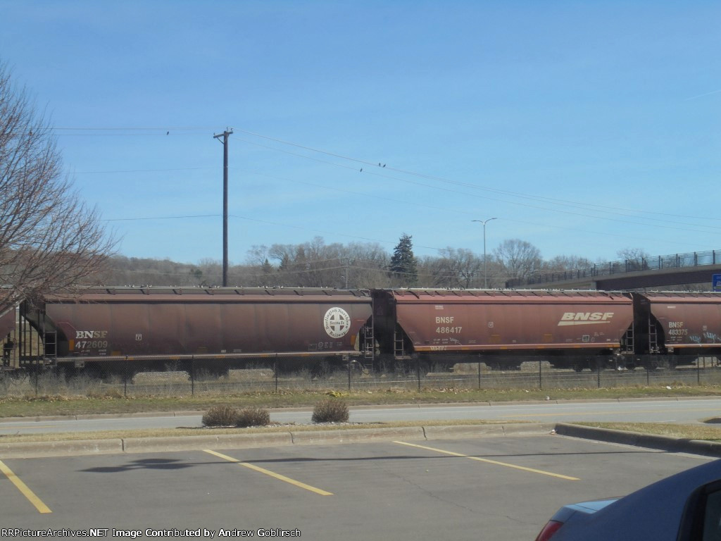 BNSF 486417 & 472609