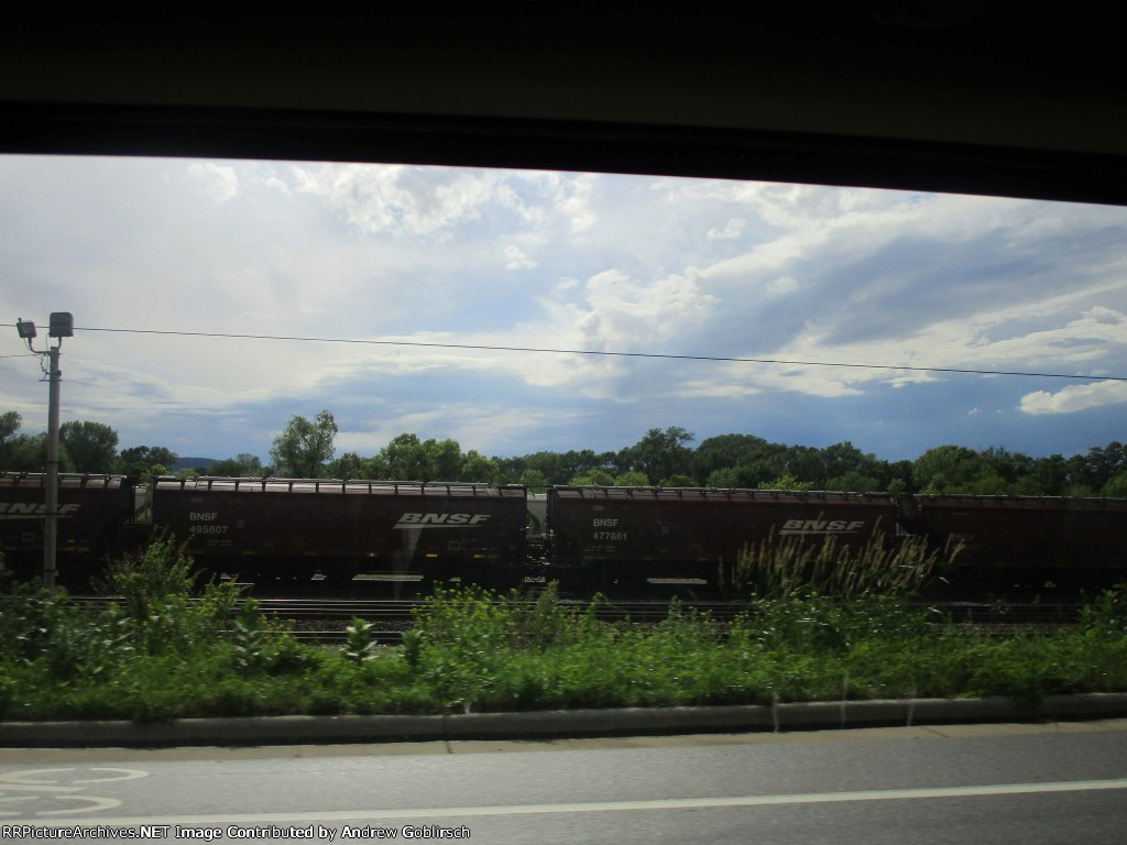 BNSF 495607 & 477861