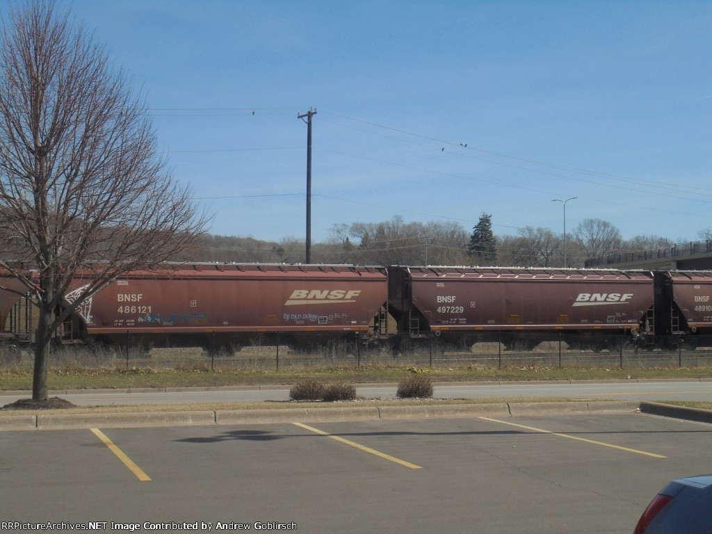 BNSF 497229 & 486121
