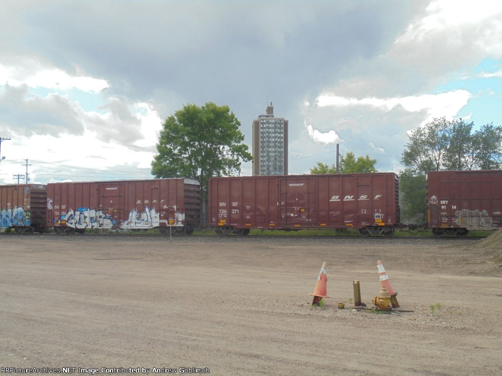 BNSF 726271 & 726394
