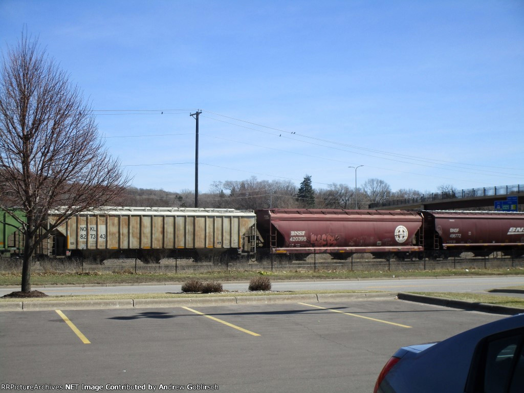 NOKL 827343, BNSF 420398 & 496772