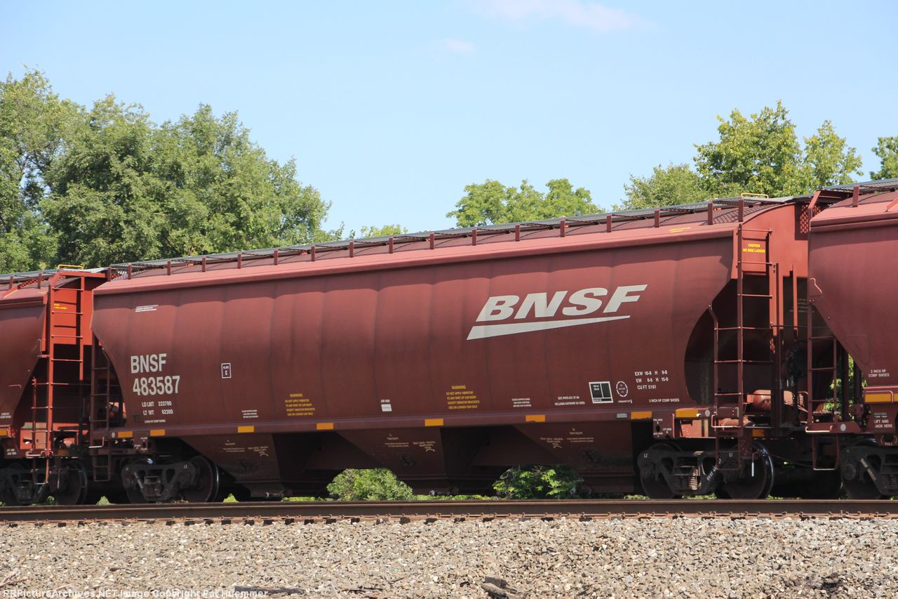 BNSF 483587