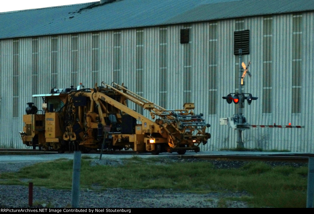 UP Tamper, heading for tie up