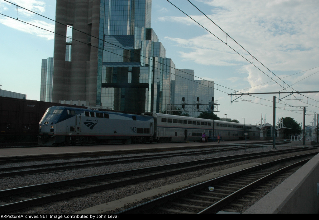 A late running Amtrak Train # 22 at Union Station
