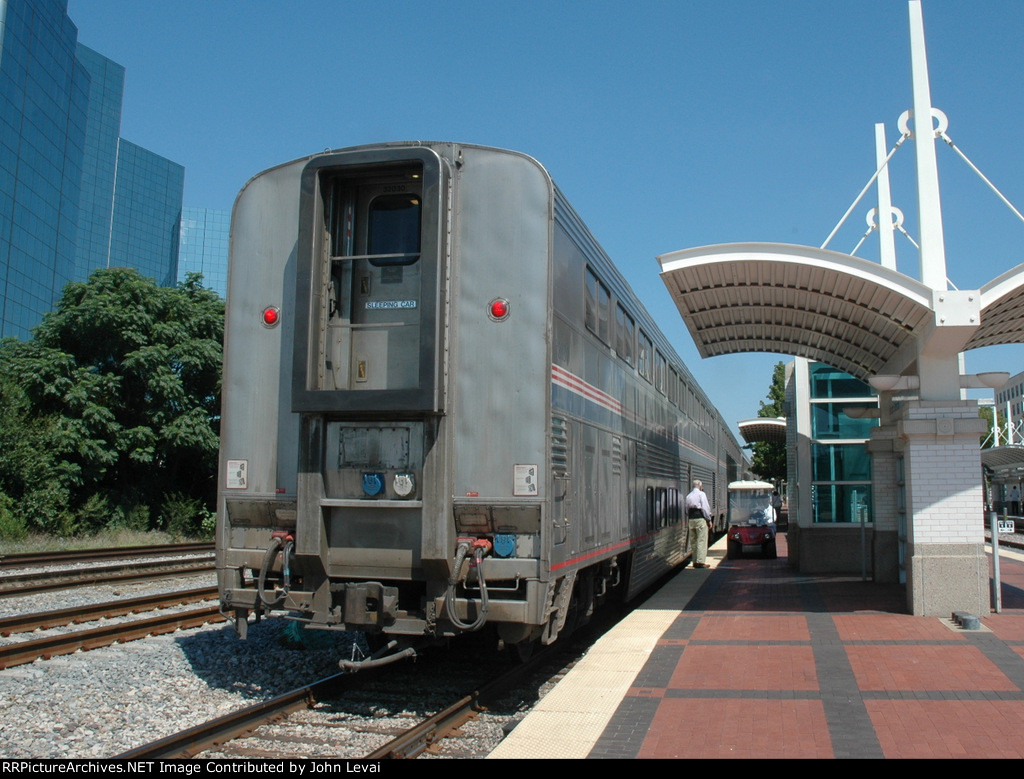 Back of Amtrak Train # 21 at DUS