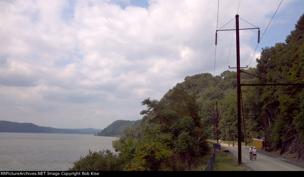 Where GG1s and E44s once trod...