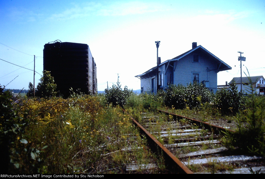Machias (MEC) Depot and long abandoned Boxcar.