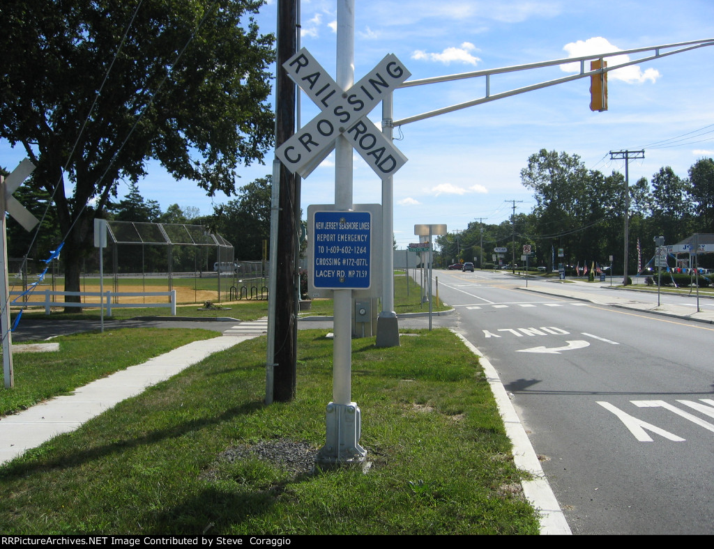 Crossbuck and ID Marker