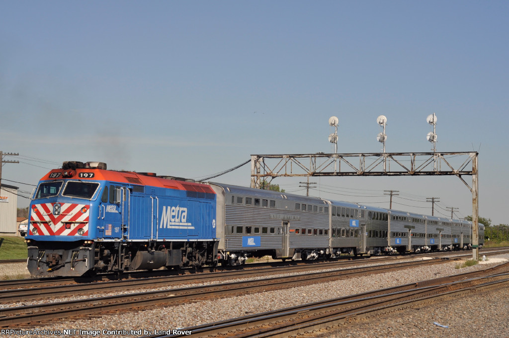METRA 197 Eastbound