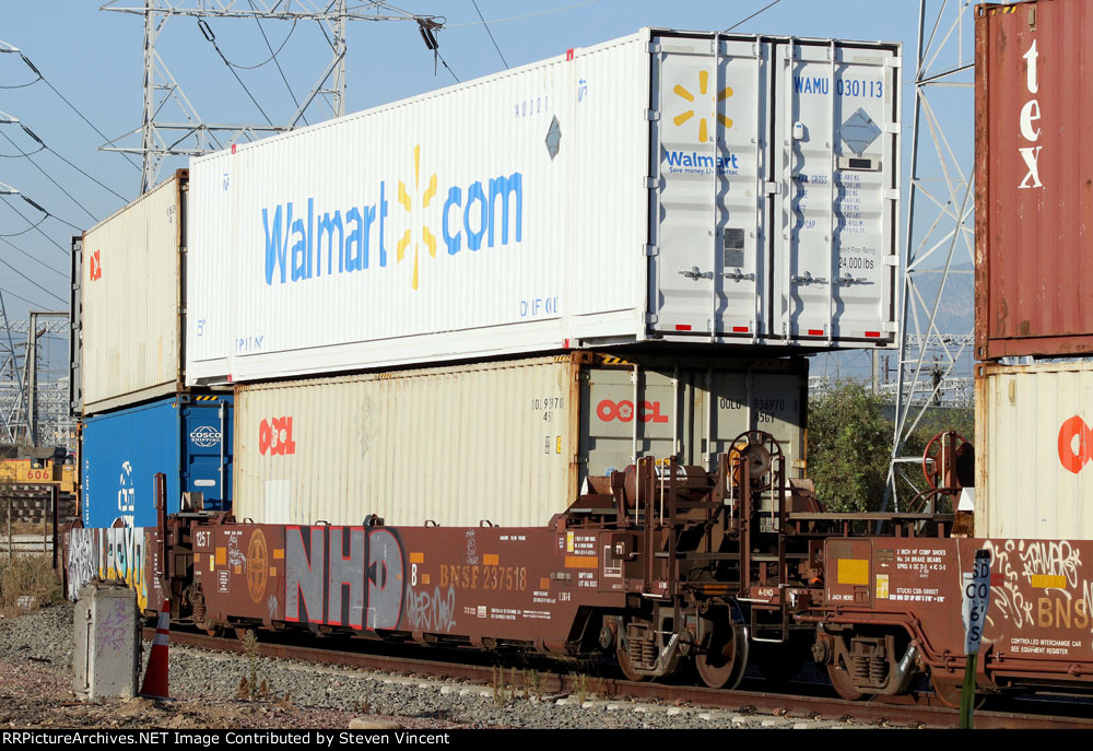 BNSF 237518-B with Walmart container