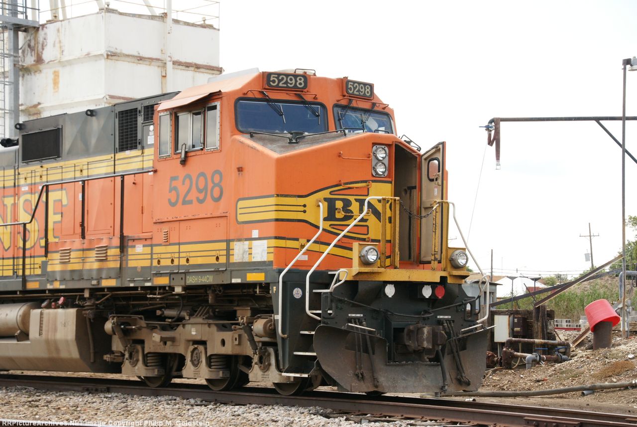 BNSF 5298 (broken pinion)