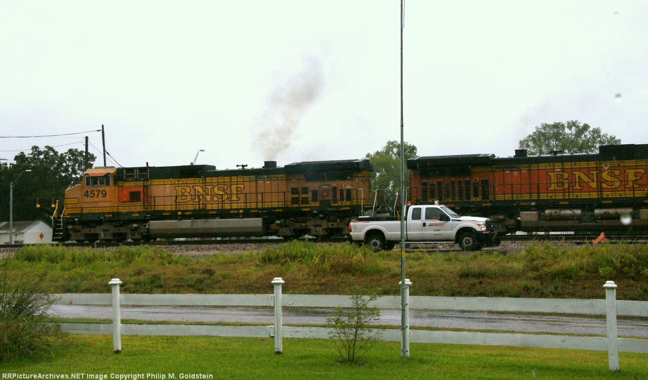 15 minutes later, the GREX tech and BNSF road foreman are down, DS111 gave track warrant, and away 4579 went.