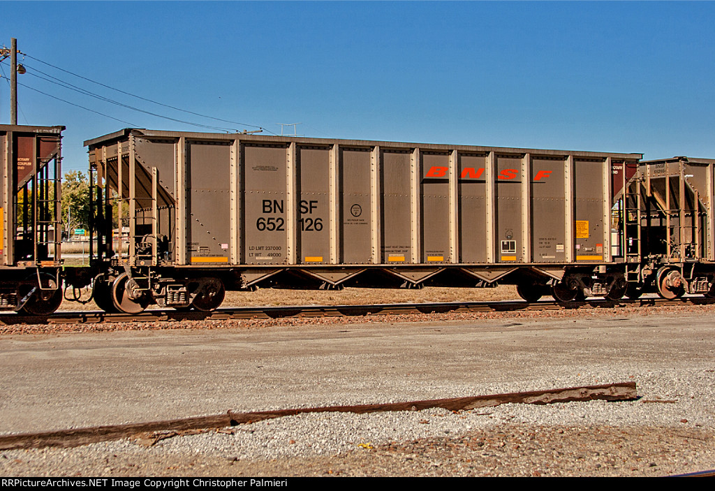 BNSF 652126 on E-PCGNAM0-06