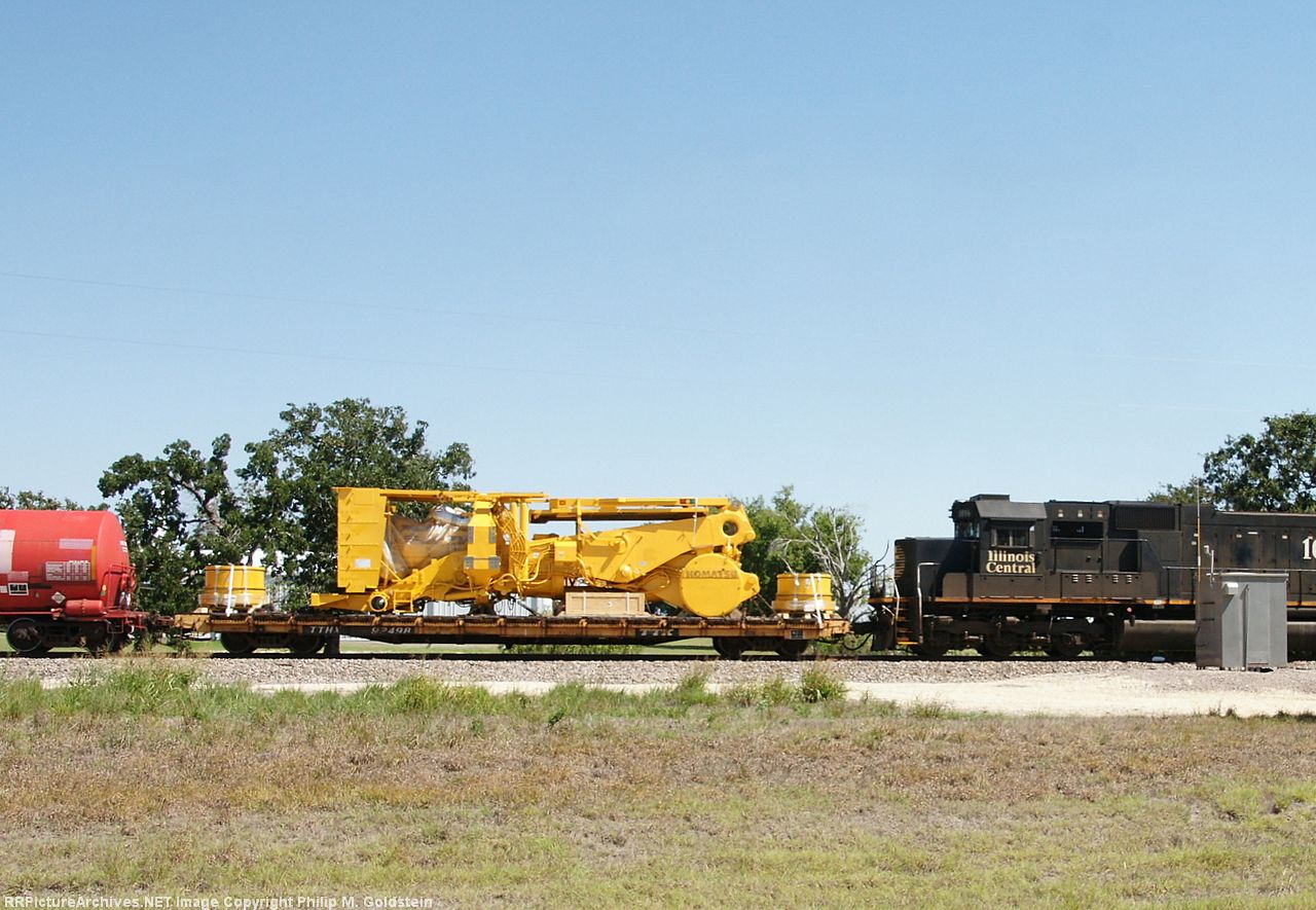 TTHX 92498 - Oil field equipment of some sort. They pass through on this line all the time