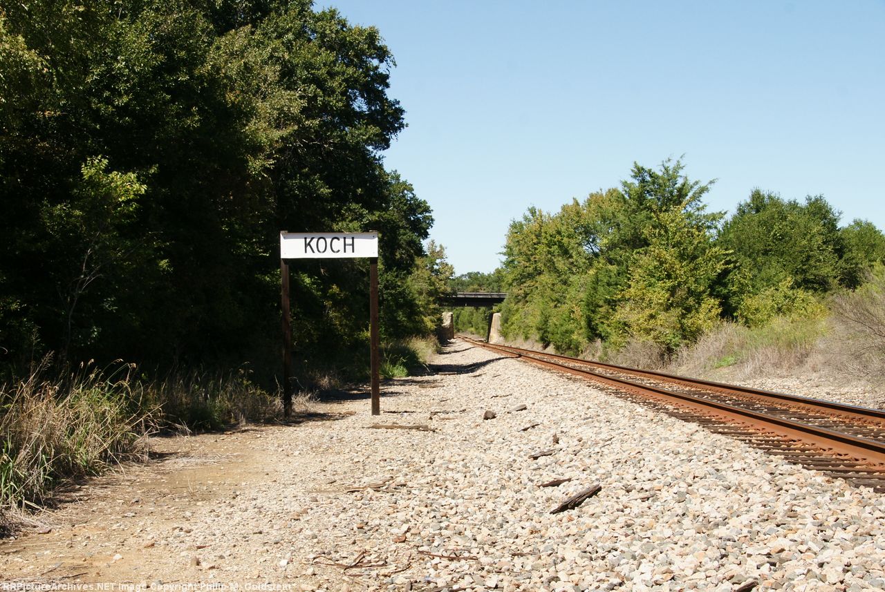 UP Houston Service Unit / Hearne Subdivision trestle in background