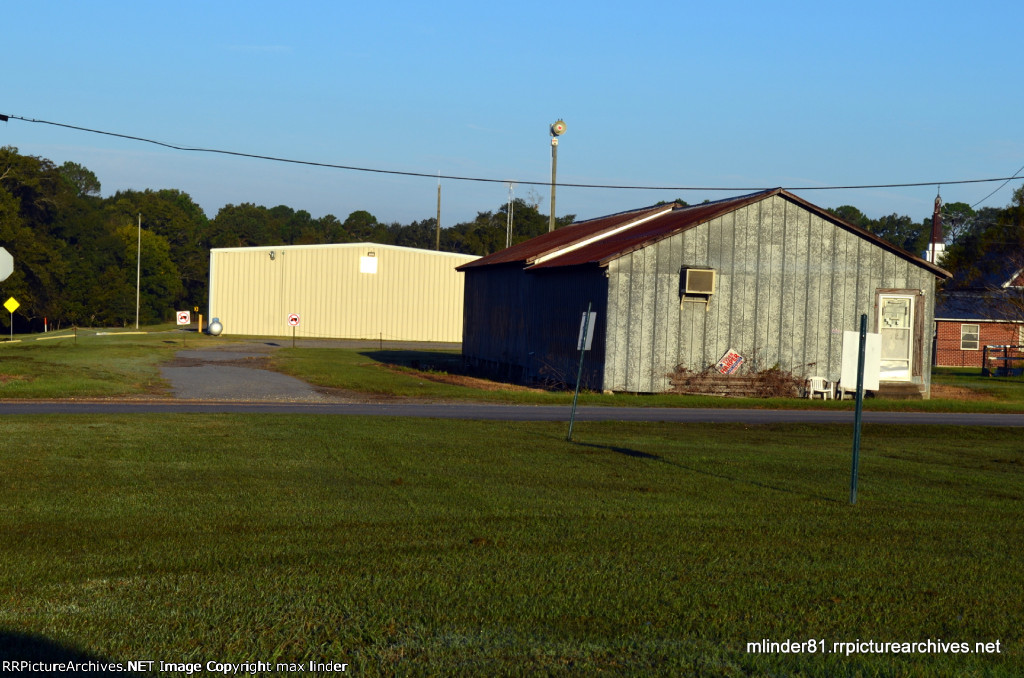 former row towards albany