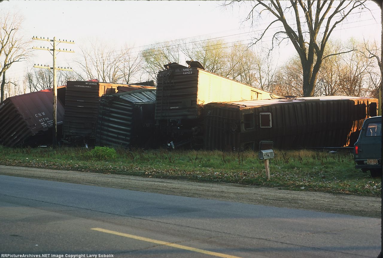 Sandwiched boxcars