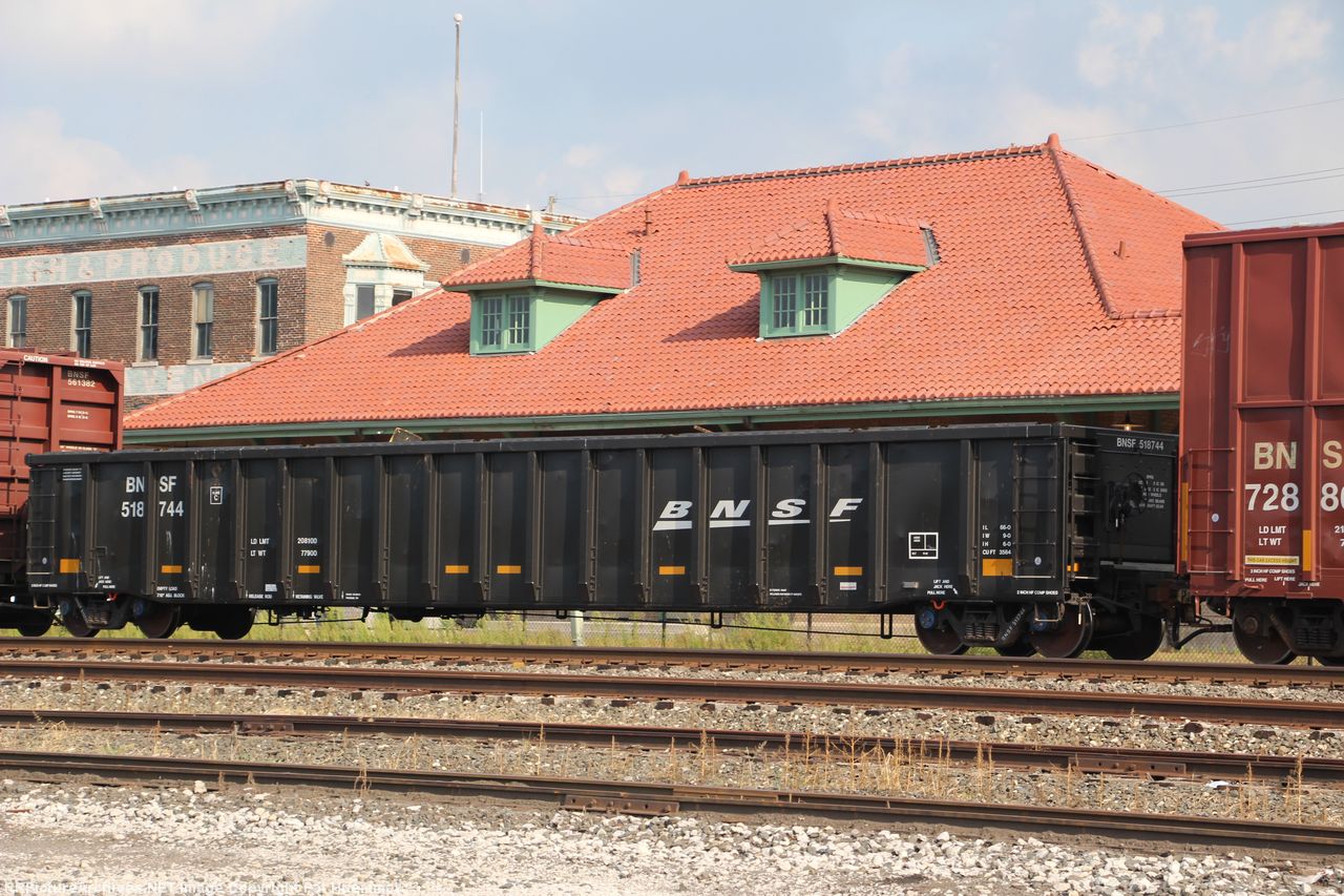 BNSF 518744
