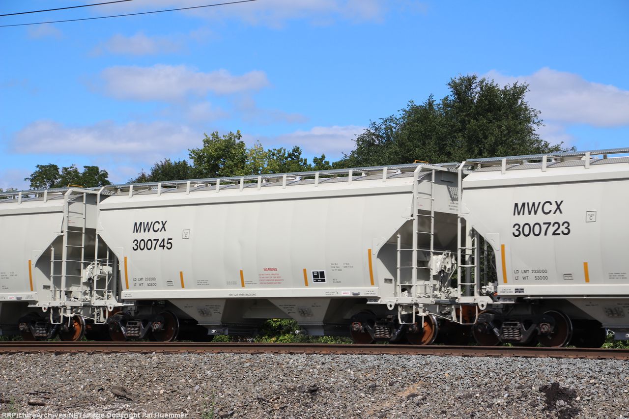 MWCX 300745