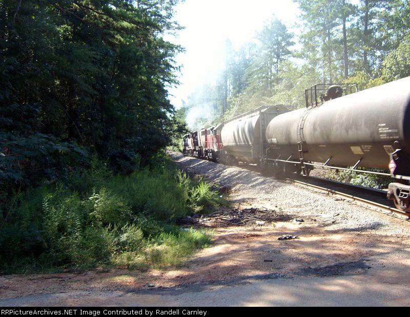 AGR 231S leaves a trail of Smoke and Dust as it starts to negotiate the horseshoes